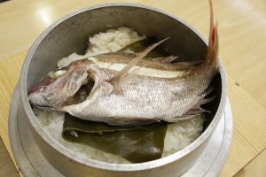 漁獲量全國第一 愛媛的高級魚 鯛 兩種不同吃法的 鯛魚飯 等您來吃吃看 日本旅行跟著我